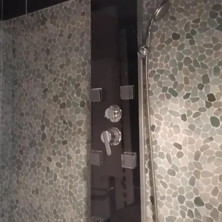 City Center Apartment, Saint-raphael Appartement